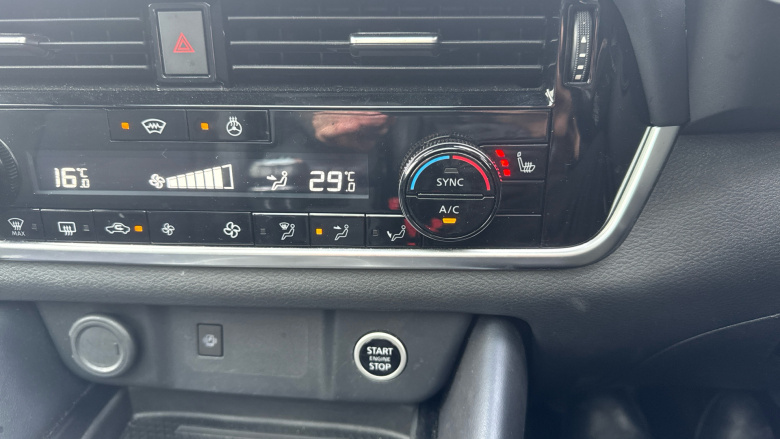 Nissan Qashqai 1.3 DiG-T MH Tekna 5dr Petrol Hatchback